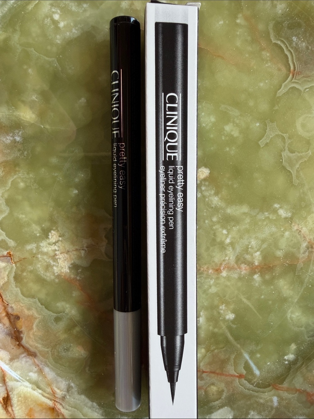 Clinique Pretty Easy Liquid Eyelining Pen - Black 01 - New in Box